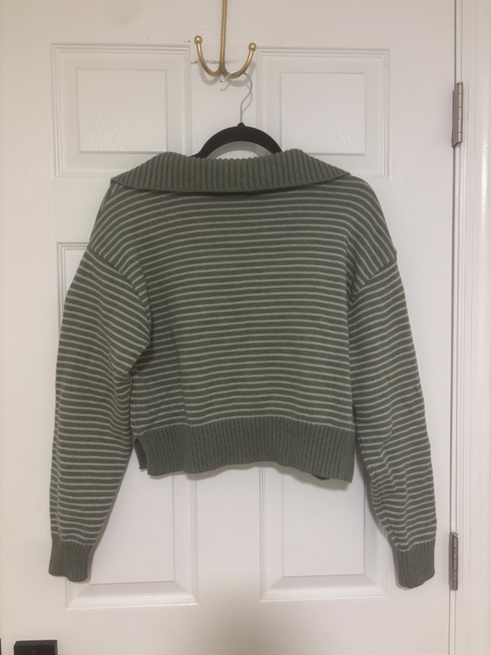 Universal Thread Striped Buttonless Polo - Picture 2 of 2